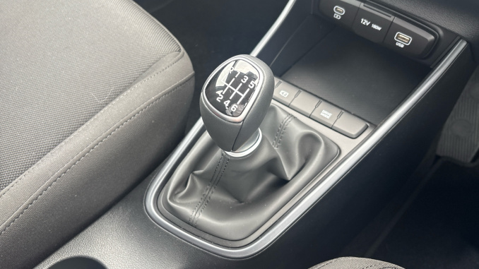 Hyundai i20 1.0T GDi 90 Element 5dr Petrol Hatchback - Image 13